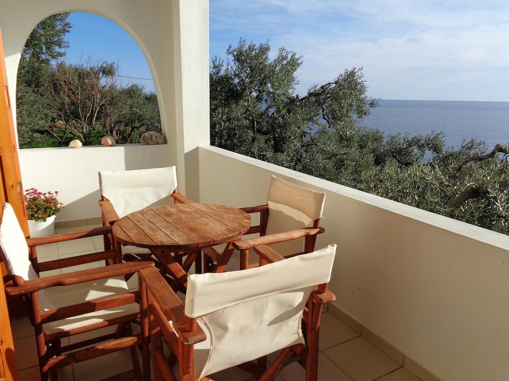 Faros Hotel Milopotamos  Phòng bức ảnh